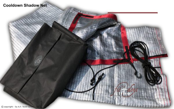 cooldown-shadow-net-02 ActionFactory Cooldown Shadow Net – Schattennetz für Auto & Hund